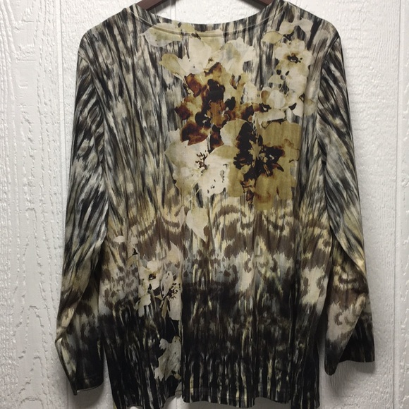 Tee - Picture 3 of 4